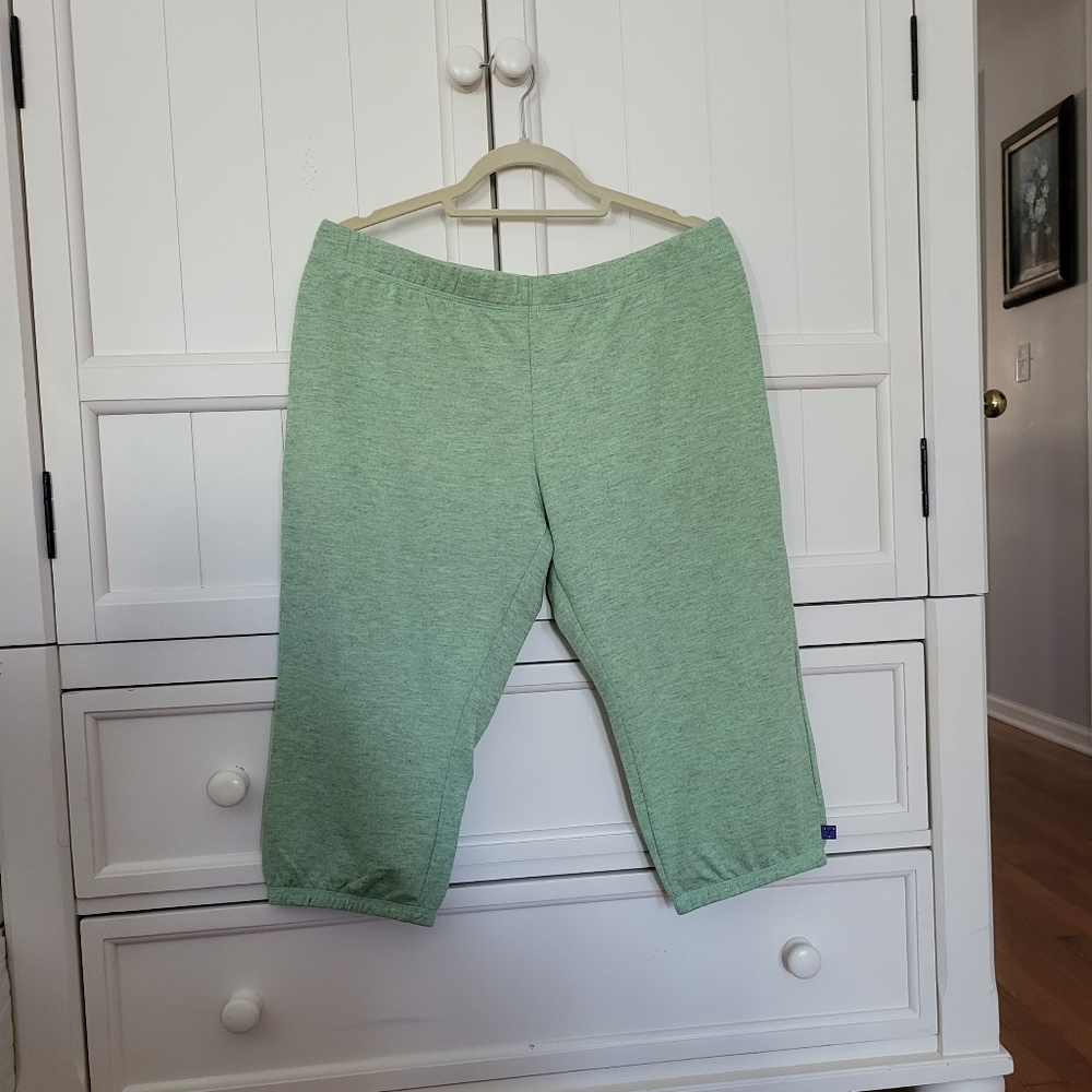 Unity capri length sweat pants, size L, NWOT